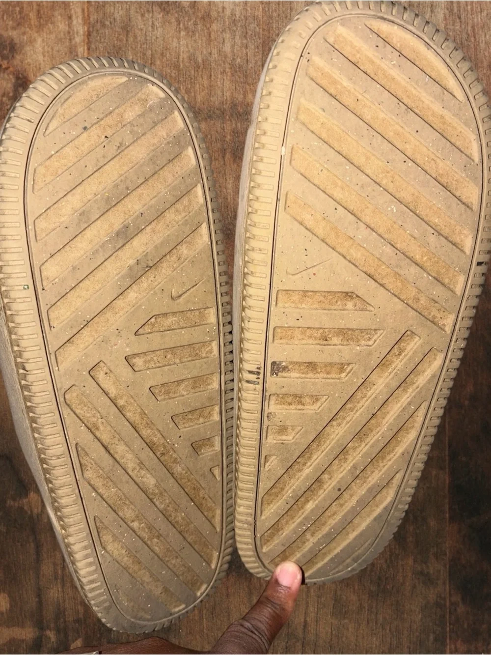 Nike simple slip